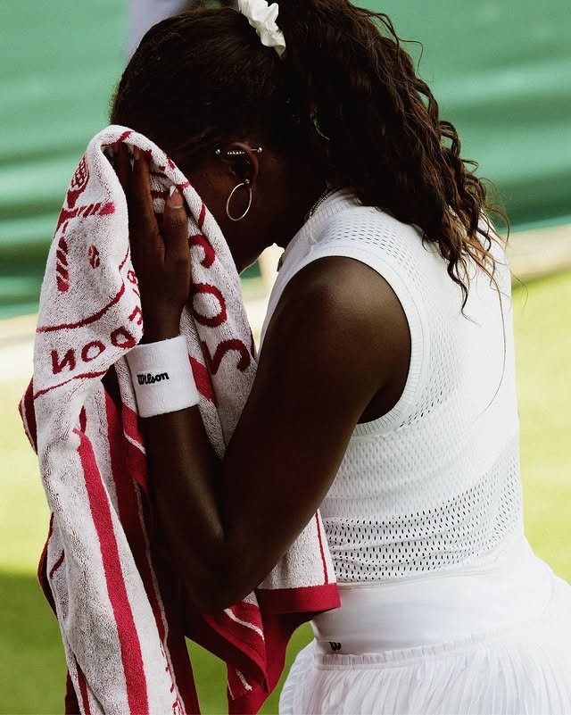 Towel down, Wimbledon 2026